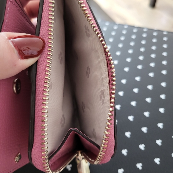 KATE SPADE! Pink Wallet. - Picture 6 of 6